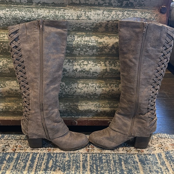 Women's Tall Suede Boots - Gray - Picture 4 of 4